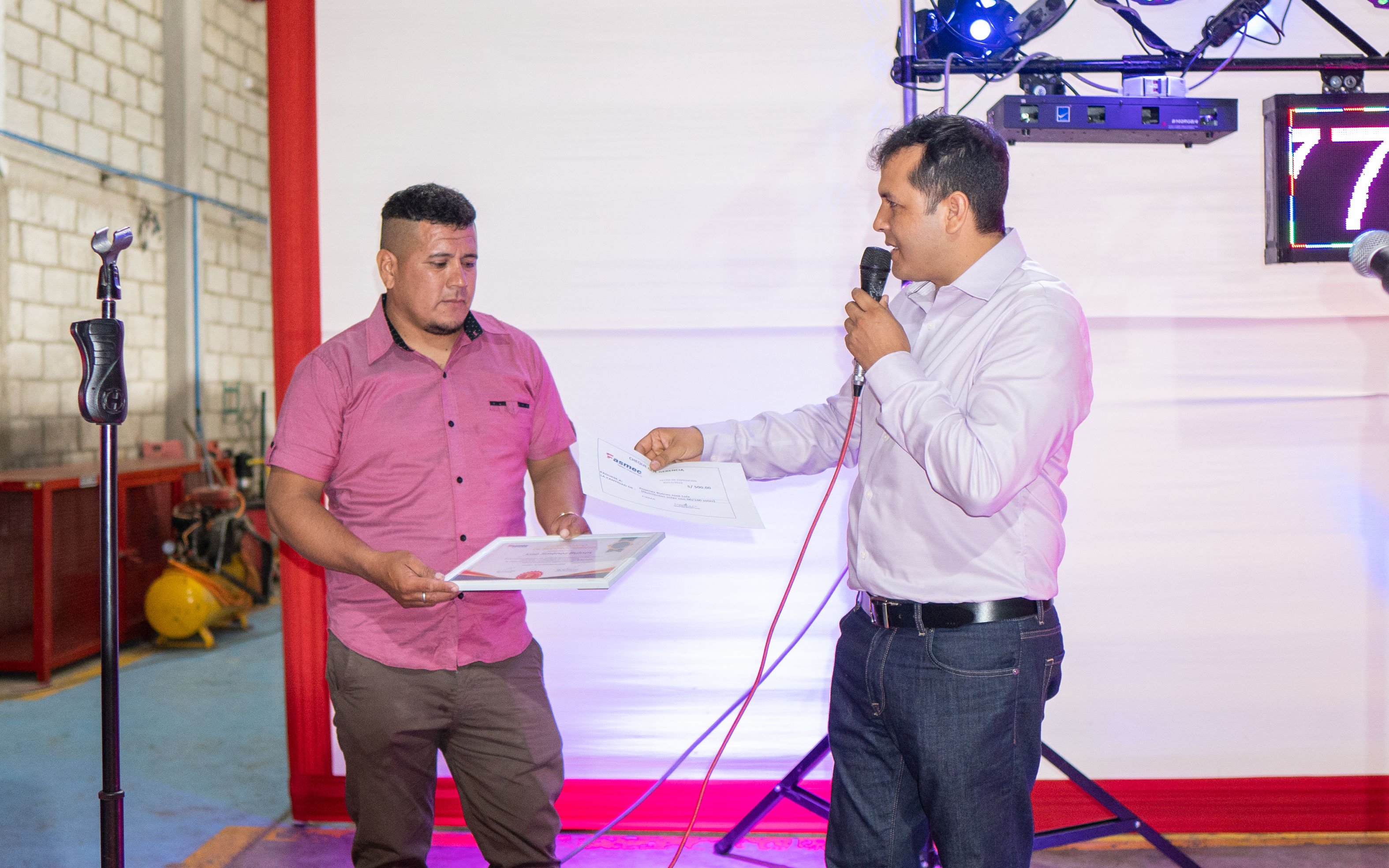 FASMEC RINDE HOMENAJE A SU MEJOR TRABAJADOR